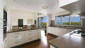 House, 4 Bedrooms | Private kitchen - 67 Orient Drive (Sunrise Beach)