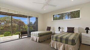 House, 4 Bedrooms - 67 Orient Drive (Sunrise Beach)