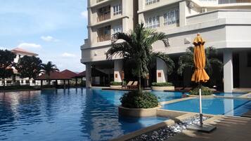 Indoor pool, outdoor pool