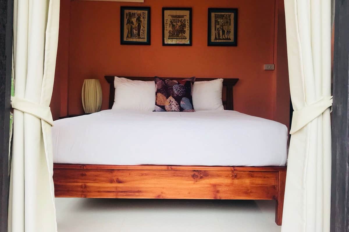 Cabaña familiar | Decoración personalizada, muebles diferentes y cortinas blackout