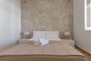 2 chambres, fer et planche à repasser, accès à Internet