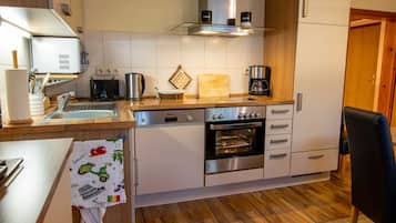 Kühlschrank, Mikrowelle, Ofen, Toaster