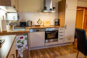 冷蔵庫、電子レンジ、オーブン、トースター