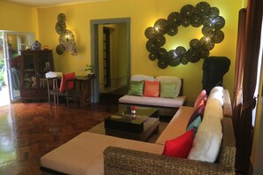 Lobby sitting area - SaimoonburyResort (Chaiprakarn)