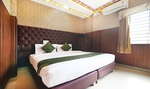 Premium Room | Iron/ironing board, free rollaway beds, free WiFi, bed sheets