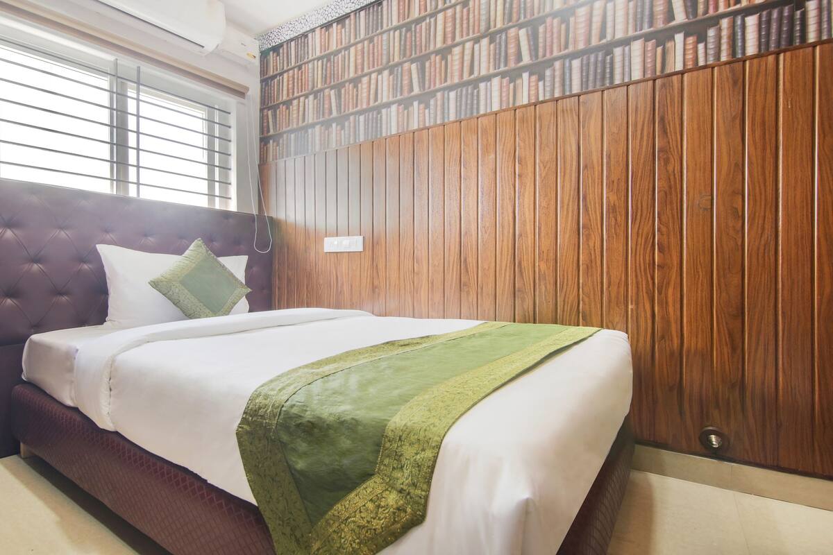 Basic Room | Iron/ironing board, free rollaway beds, free WiFi, bed sheets