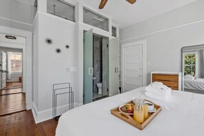 3 bedrooms, iron/ironing board, WiFi