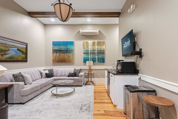 The Marquee On King & and Historic Market!