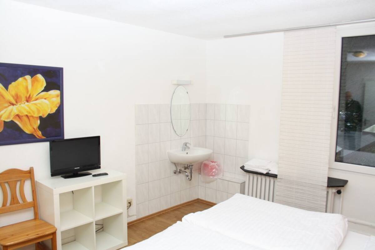 Desk, free WiFi, bed sheets