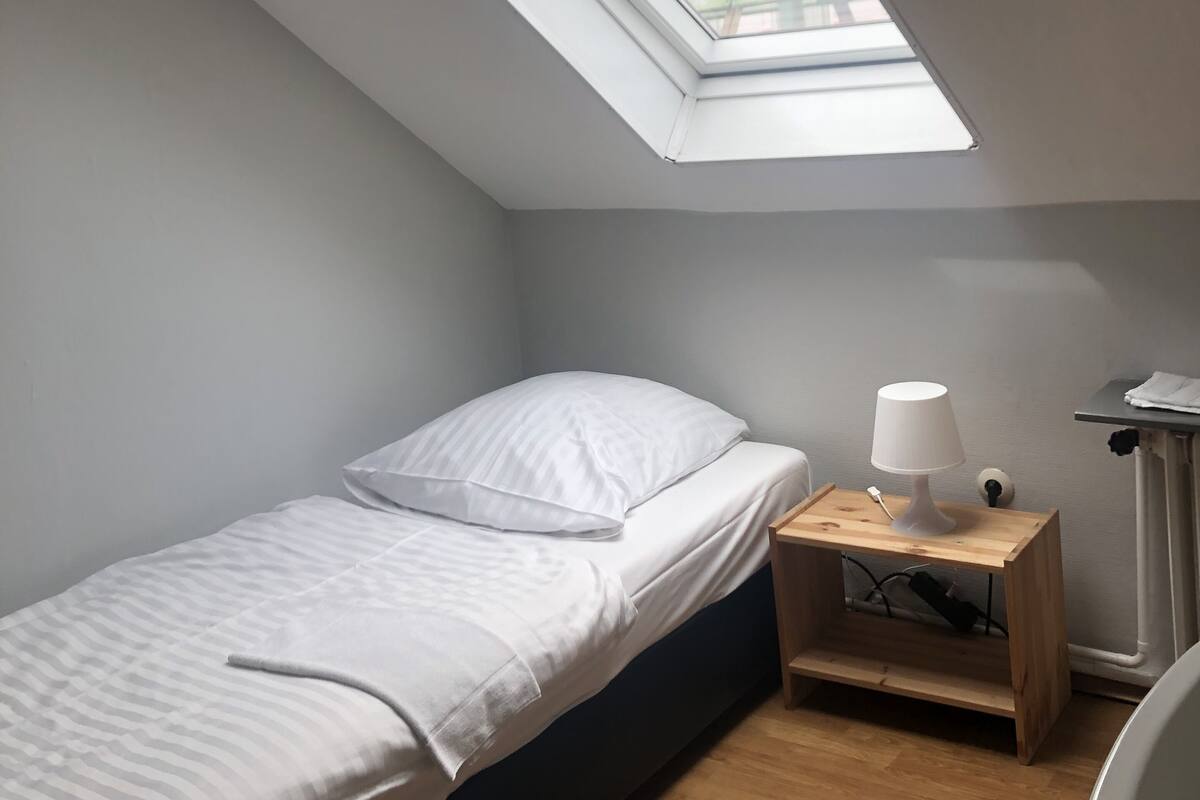 Desk, free WiFi, bed sheets