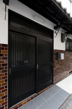 Fachada de la propiedad