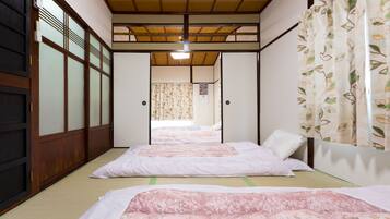 Family House | Blackout drapes, iron/ironing board, free WiFi