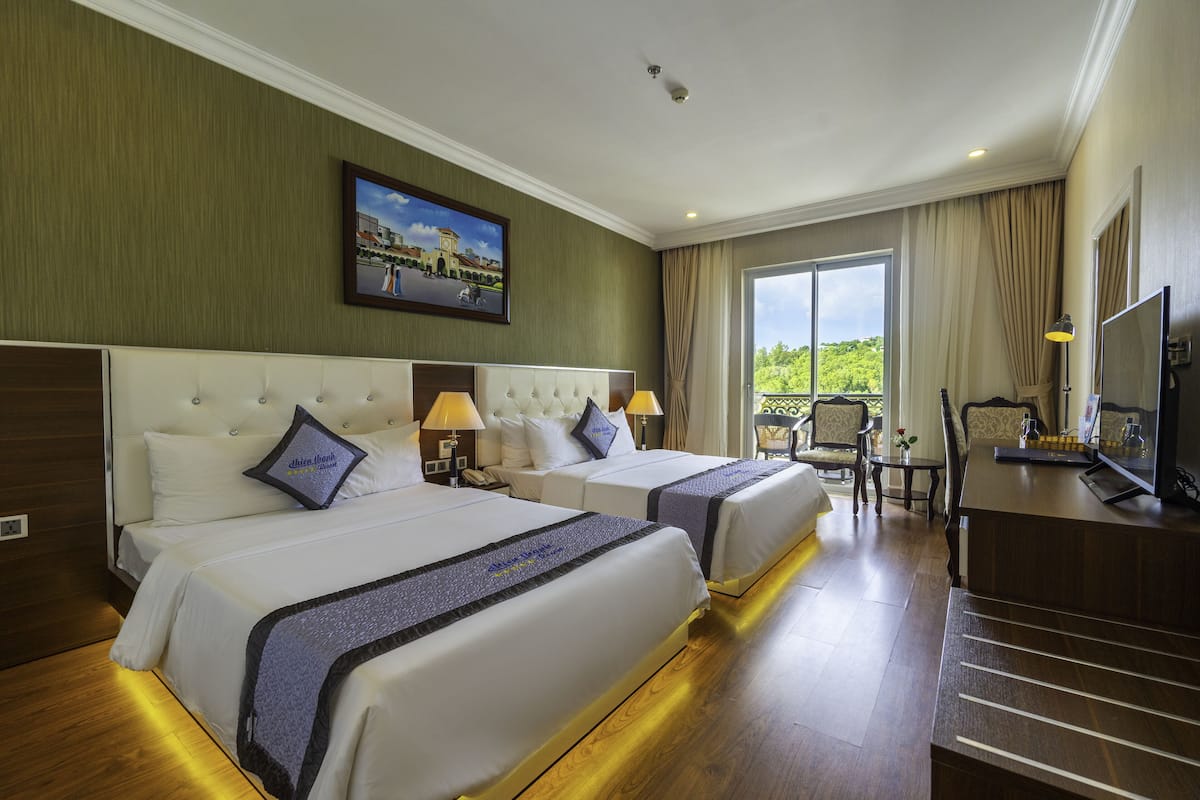 Deluxe Twin City View | Premium bedding, minibar, in-room safe, desk