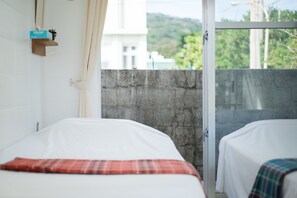 Twin Room, Shared Bathroom | In-room safe, free WiFi, bed sheets - Hanamuro inn Akajima (Zamami)