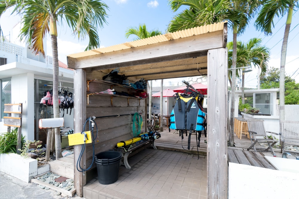 Hanamuro Inn Aka Island by null