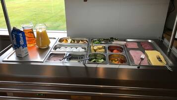 Free daily continental breakfast