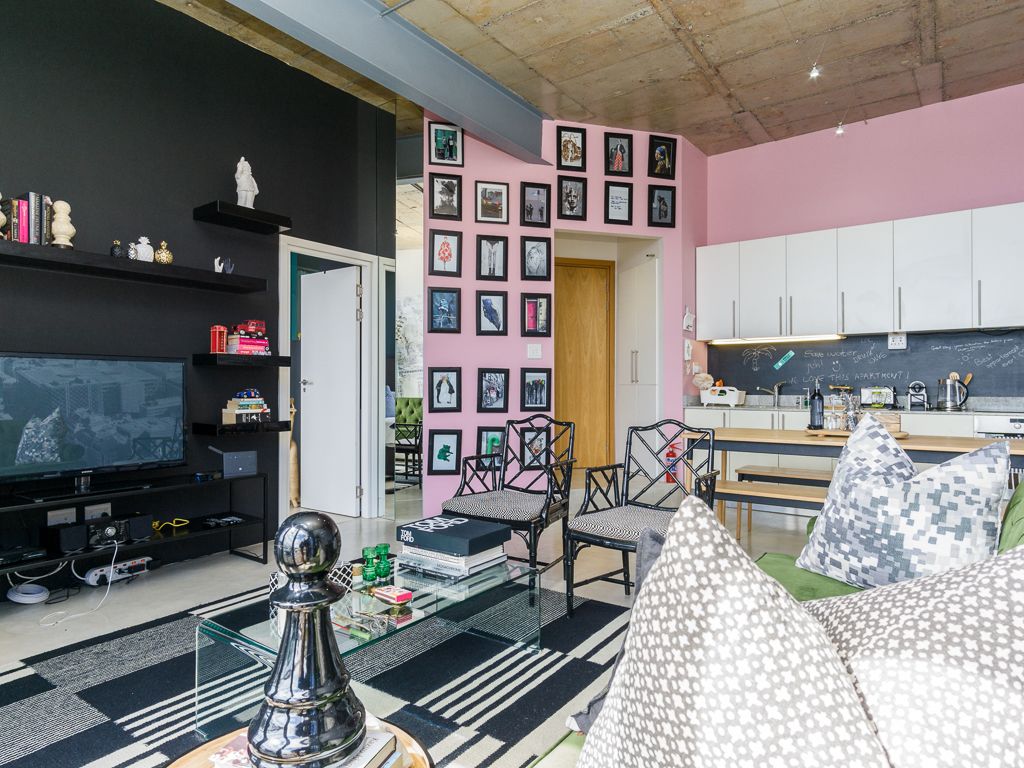 Apartment, 1 Bedroom | Living room | Flat-screen TV