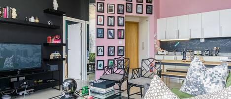 Apartment, 1 Bedroom | Living room | Flat-screen TV