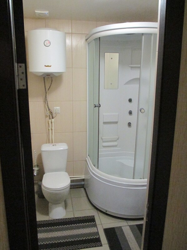 Habitación doble estándar, 1 habitación | Regadera en el baño