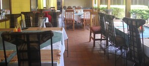 Breakfast, lunch and dinner served