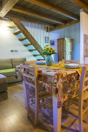 Duplex, 1 Bedroom | In-room dining - Il Borgo Dei Celti (Fiumalbo)