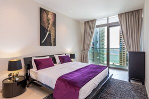 Apartment, 2 Bedrooms (No. 414) | 2 bedrooms, in-room safe, desk, iron/ironing board