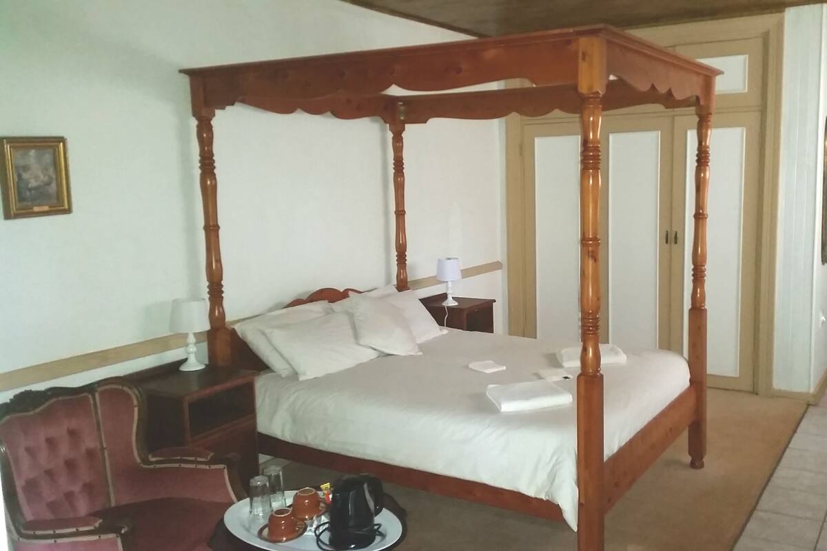 Traditional Double Room, 1 Double Bed, Mountain View