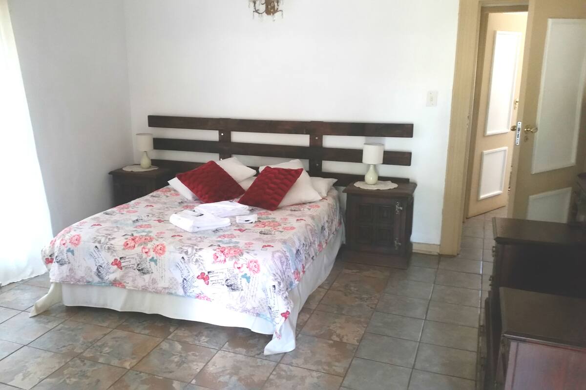 Family Room, 2 Bedrooms, Mountain View