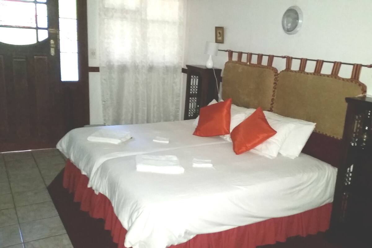 Traditional Twin Room, 2 Single Beds, Mountain View