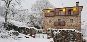 Property entrance - Hotel Rural Valtarranz (Merindad de Montija)