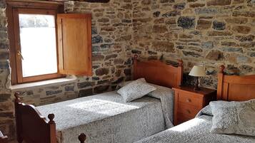 Double Room | Free WiFi, bed sheets