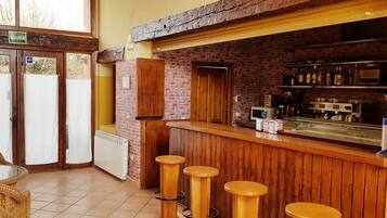Bar (en el alojamiento)
