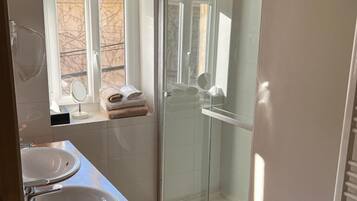 Desk, soundproofing, iron/ironing board, free cots/infant beds
