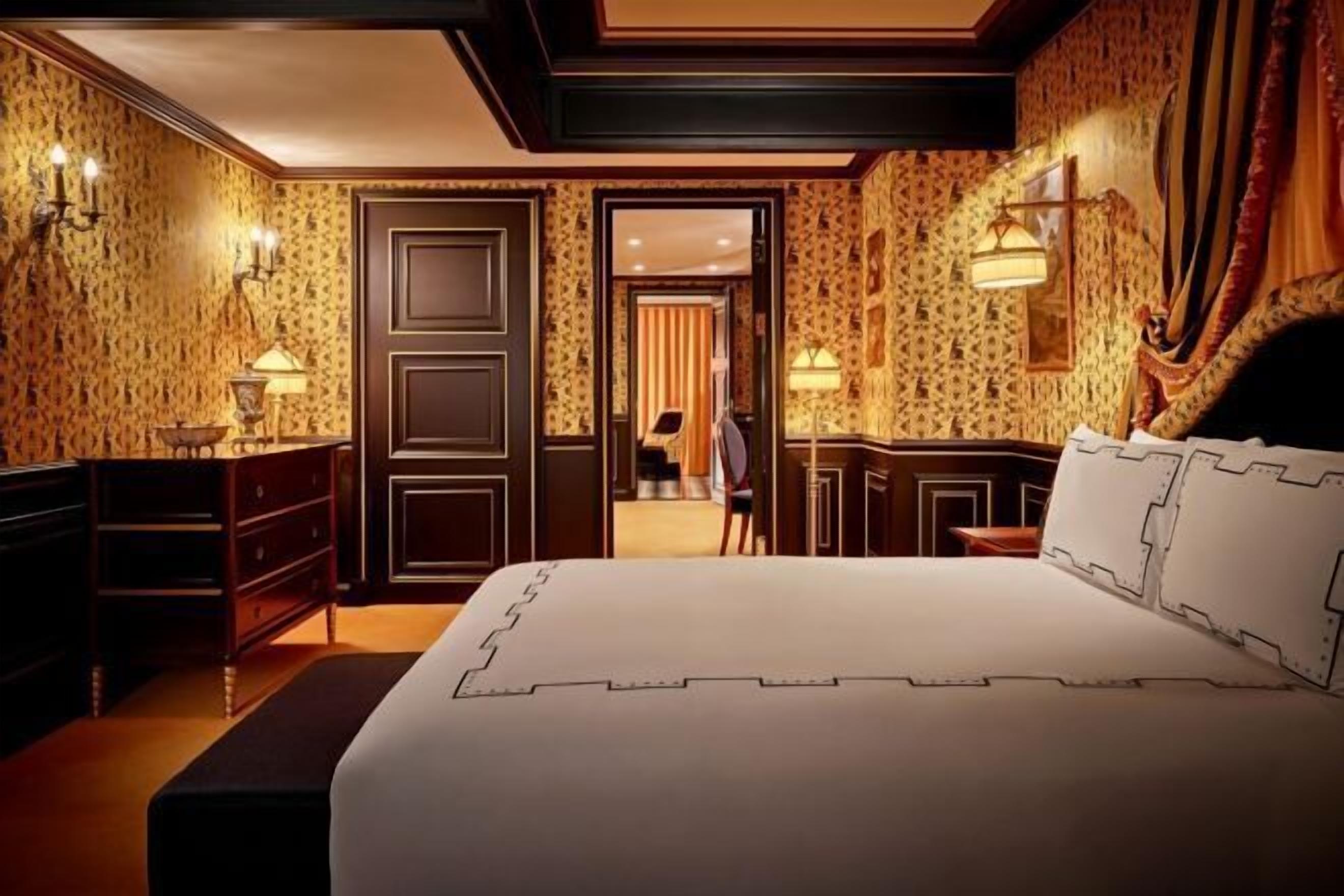 Premium bedding, minibar, in-room safe, blackout drapes