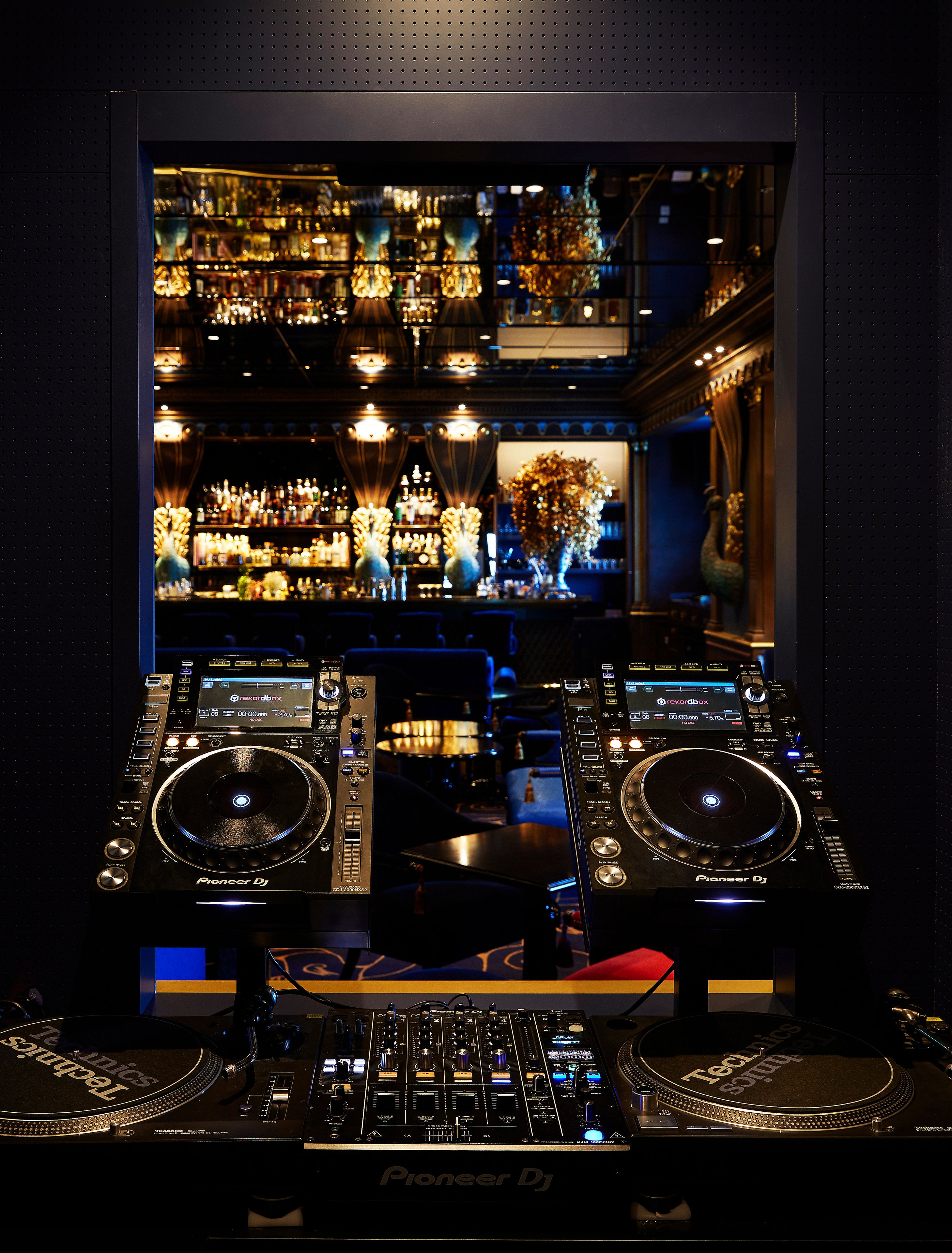 2 bares/lounges, bar de coquetéis