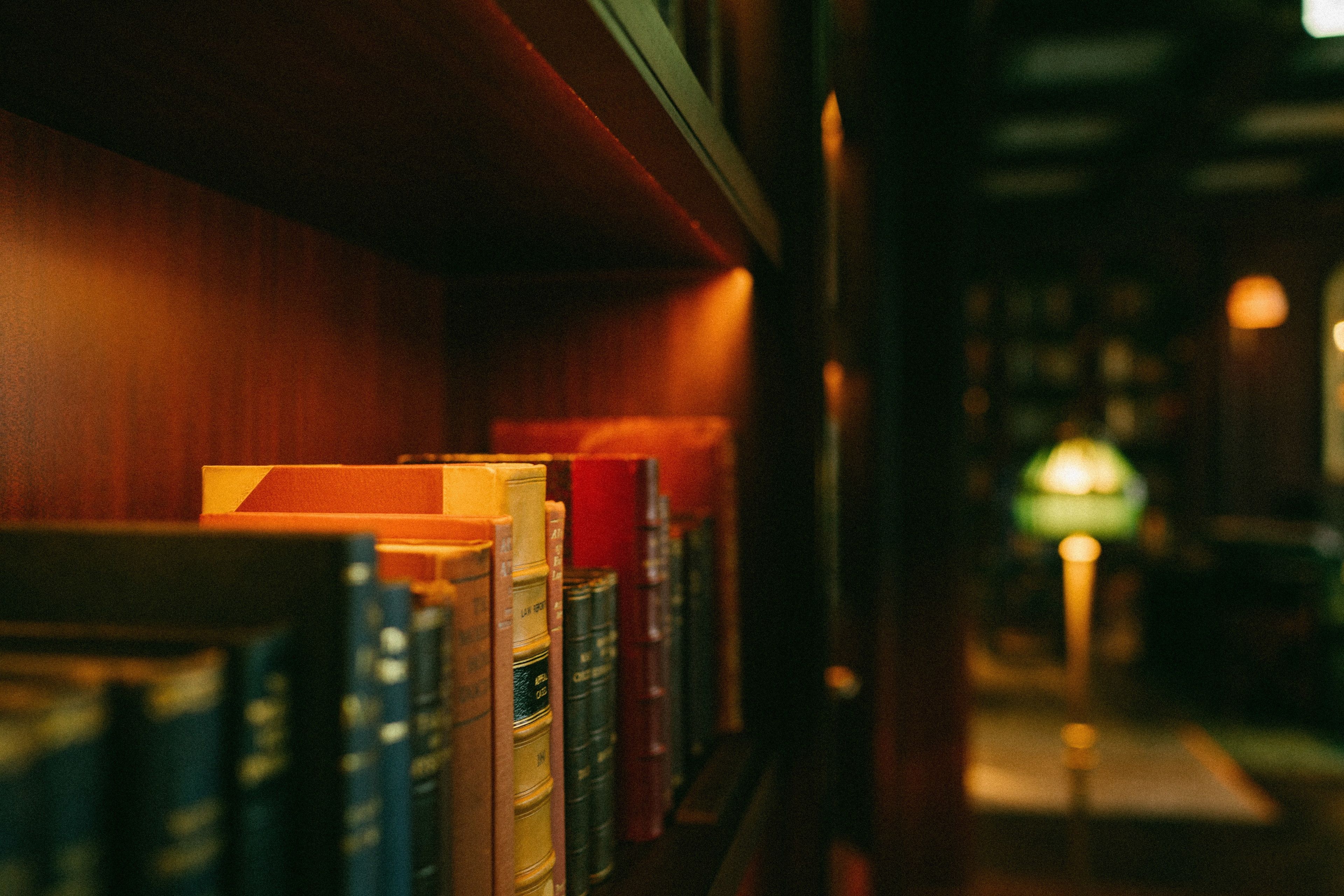 2 bars/lounges, cocktail bar