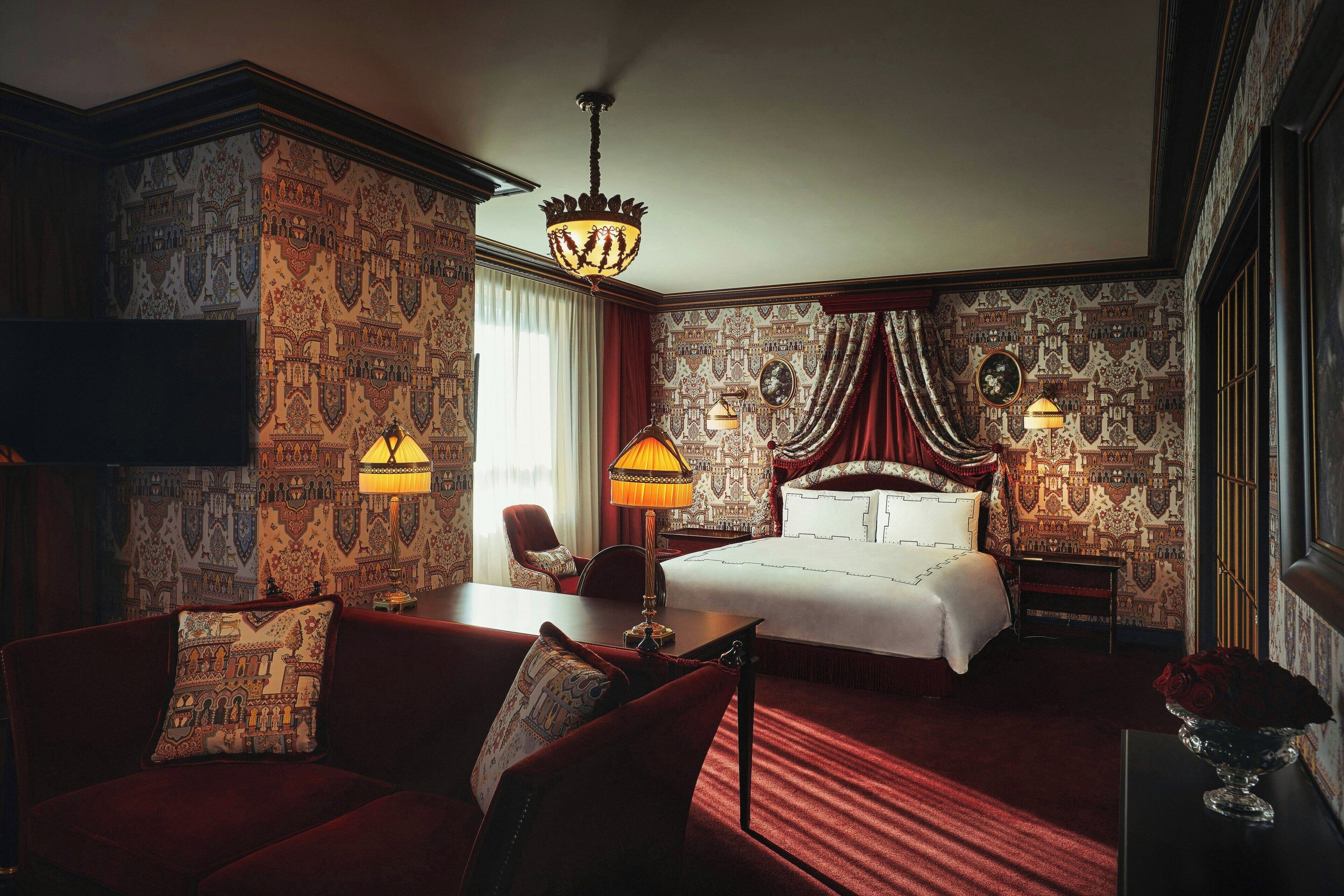 Atelier Jr. Suite, Junior Suite, 1 King, City View, La Maison Boutique for 2 | Premium bedding, free minibar, in-room safe, desk