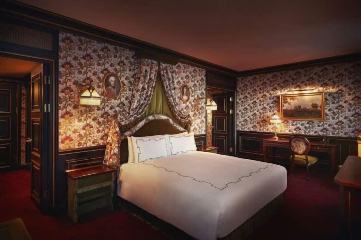 Premium bedding, minibar, in-room safe, blackout drapes