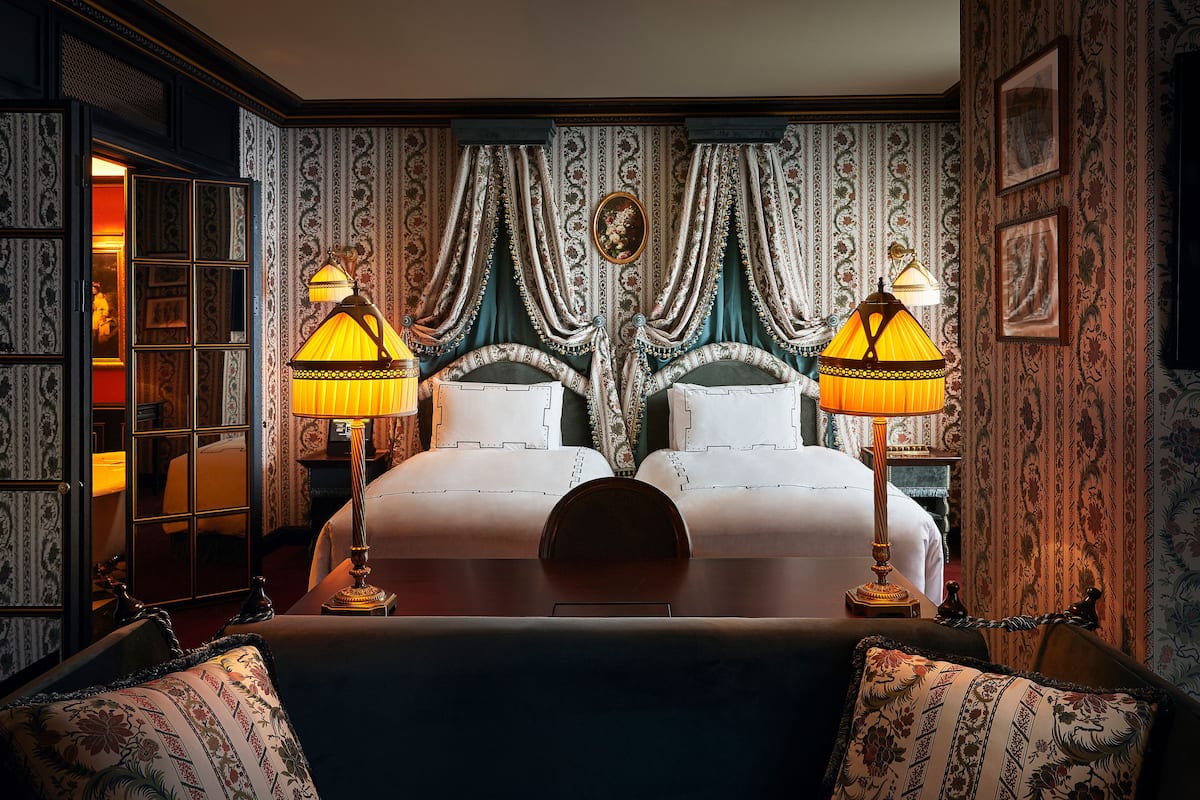 고급 침구, 무료 미니바, 객실 내 금고, 책상