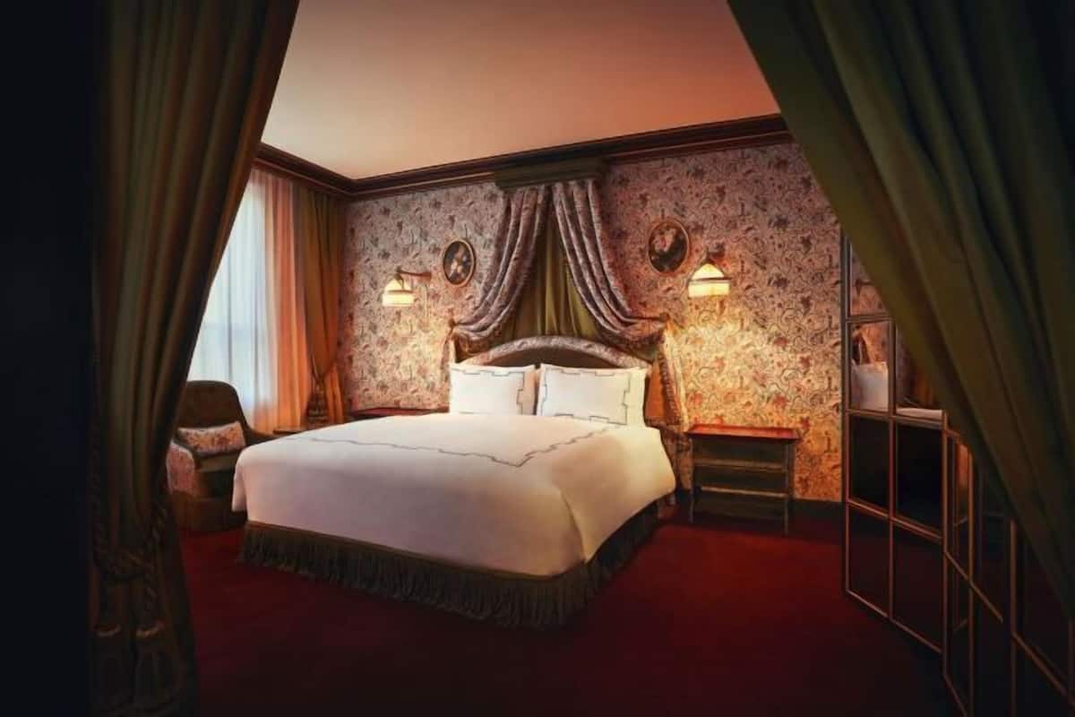 Premium bedding, minibar, in-room safe, blackout drapes