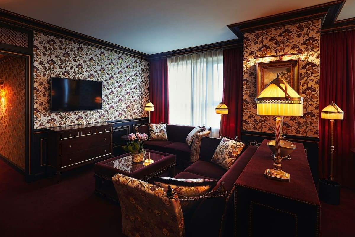 Boutique Home Royal Suite | 1 hálószoba, prémium ágynemű, minibár és széf a szobában