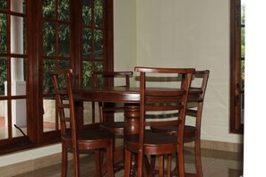 Lobby sitting area - Rainbow Tourist Rest (Anuradhapura)