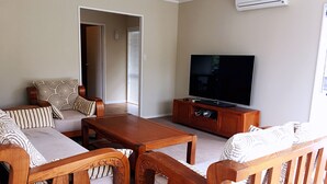Unclassified image, 2 of 18, button - Sunny Home (Auckland)