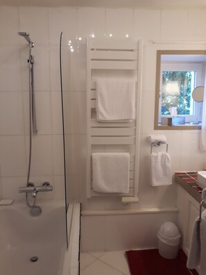 Double Room | Bathroom