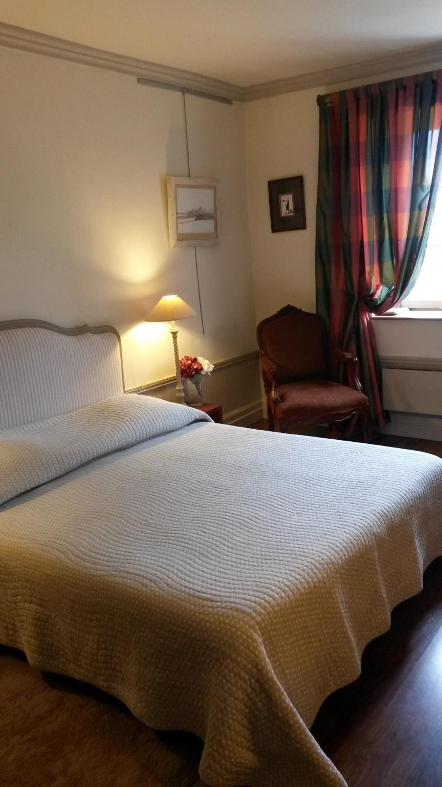 獨特設計、獨特裝修、書桌、遮光窗簾/窗簾