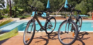 Bicycling - Villa Alyzea (Bessan)