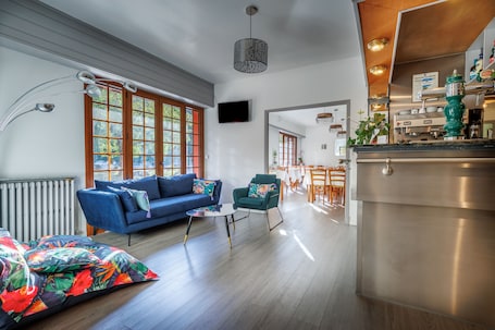 Bar (on property). Hotel Saint Clair
