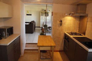 Casa | Cozinha privada | Geladeira, micro-ondas, fogão, cooktop