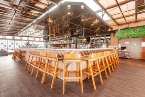 Bar (in der Unterkunft)