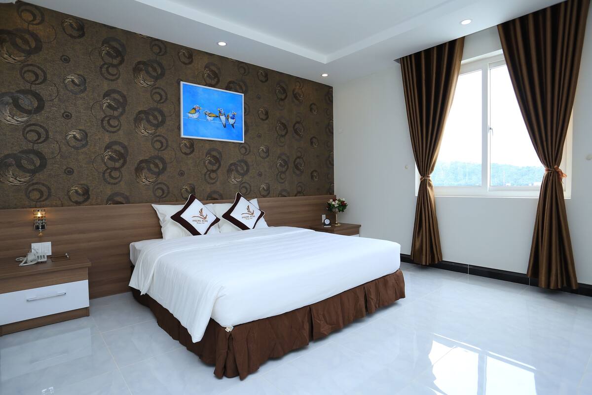 Minibar, in-room safe, desk, soundproofing